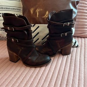 Steve Madden Freebird boots